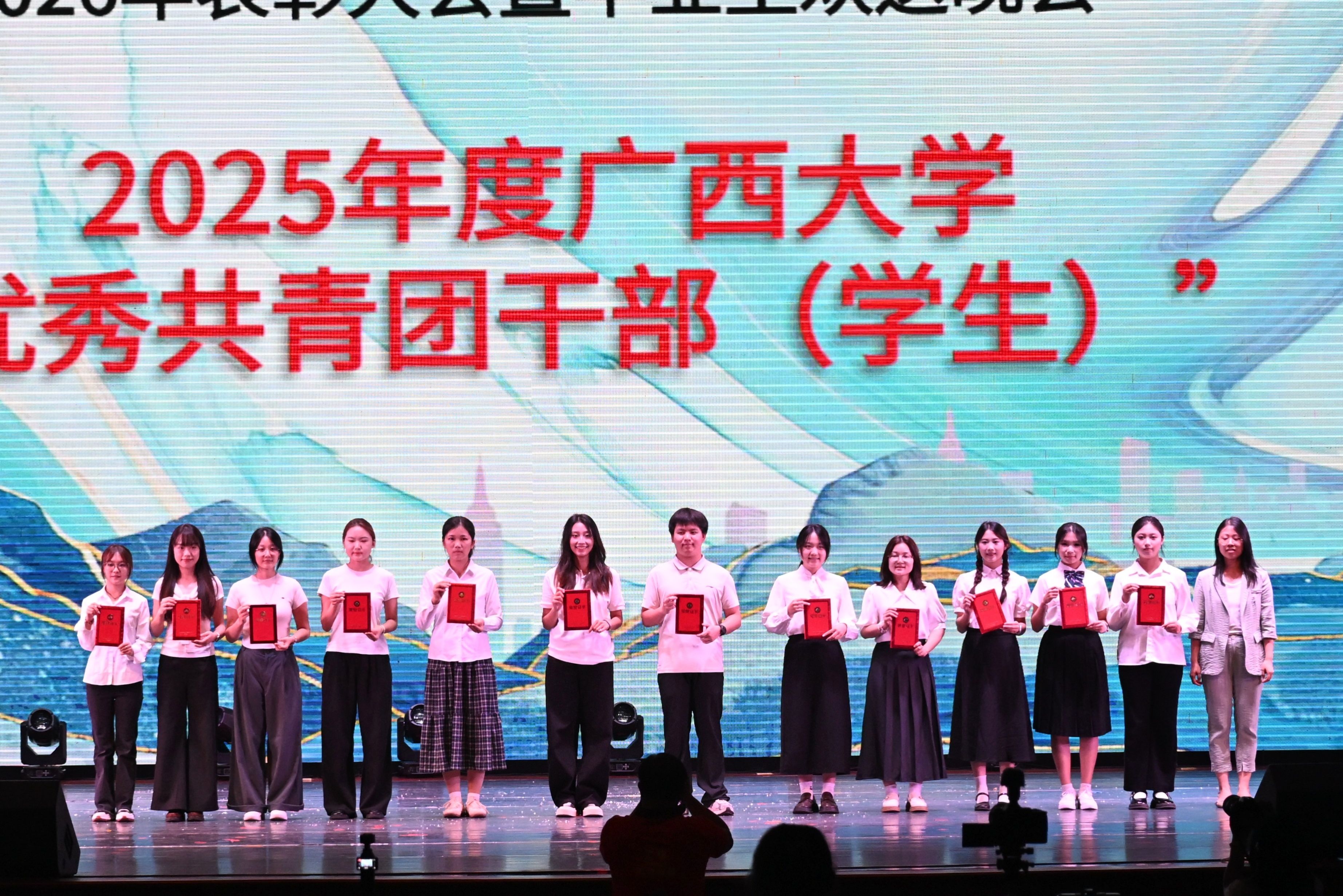 英国上市公司365
