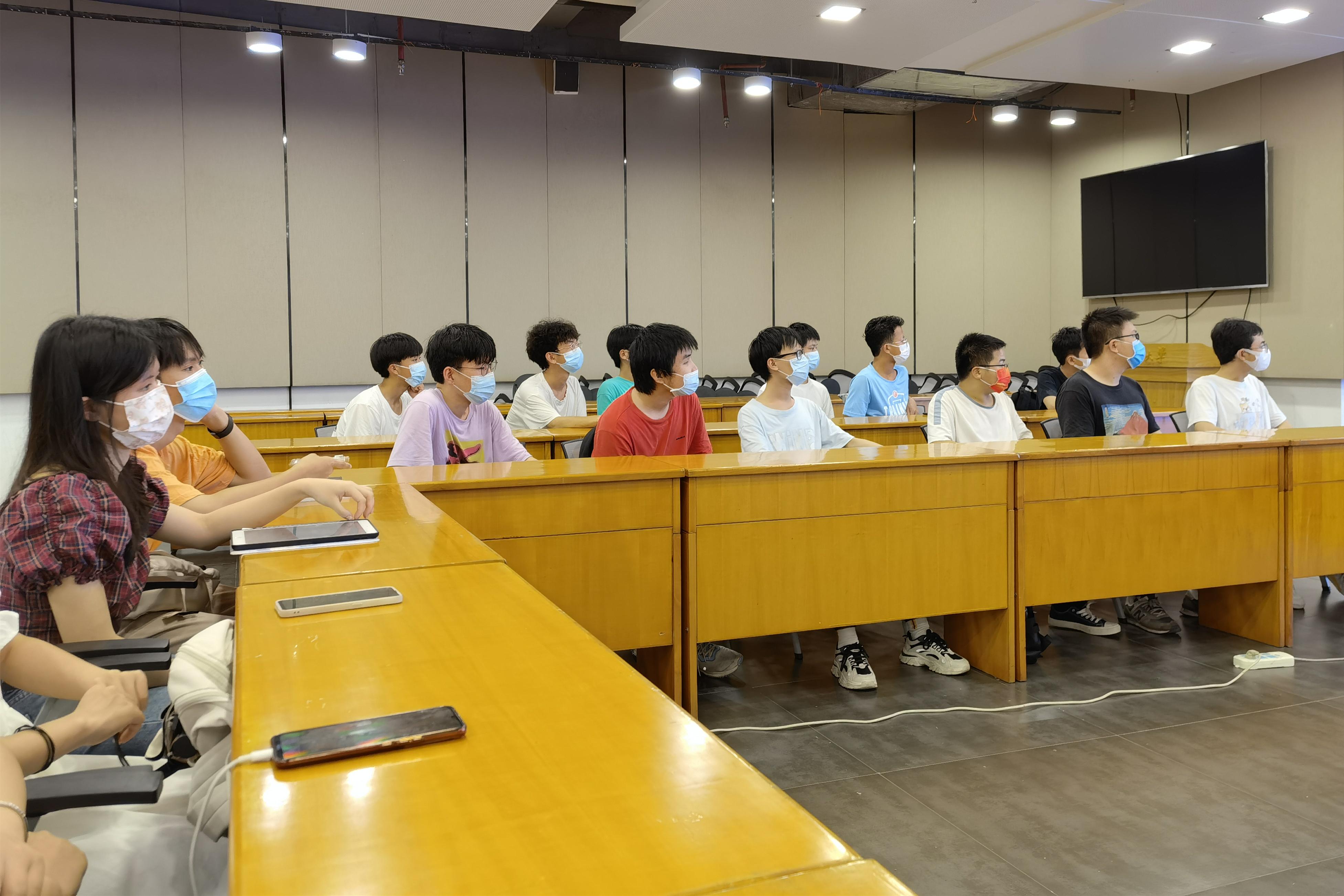 英国上市公司365