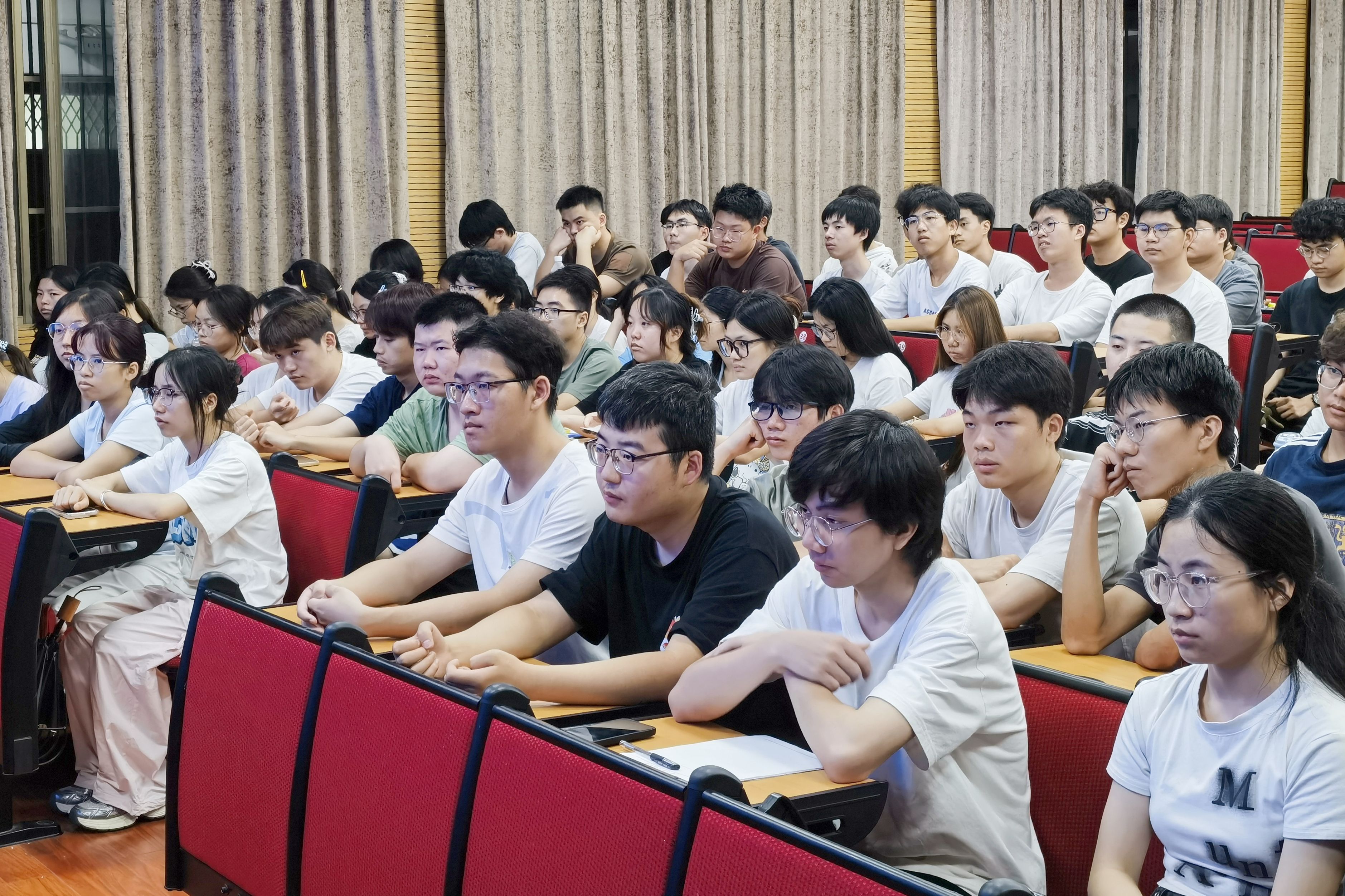 英国上市公司365