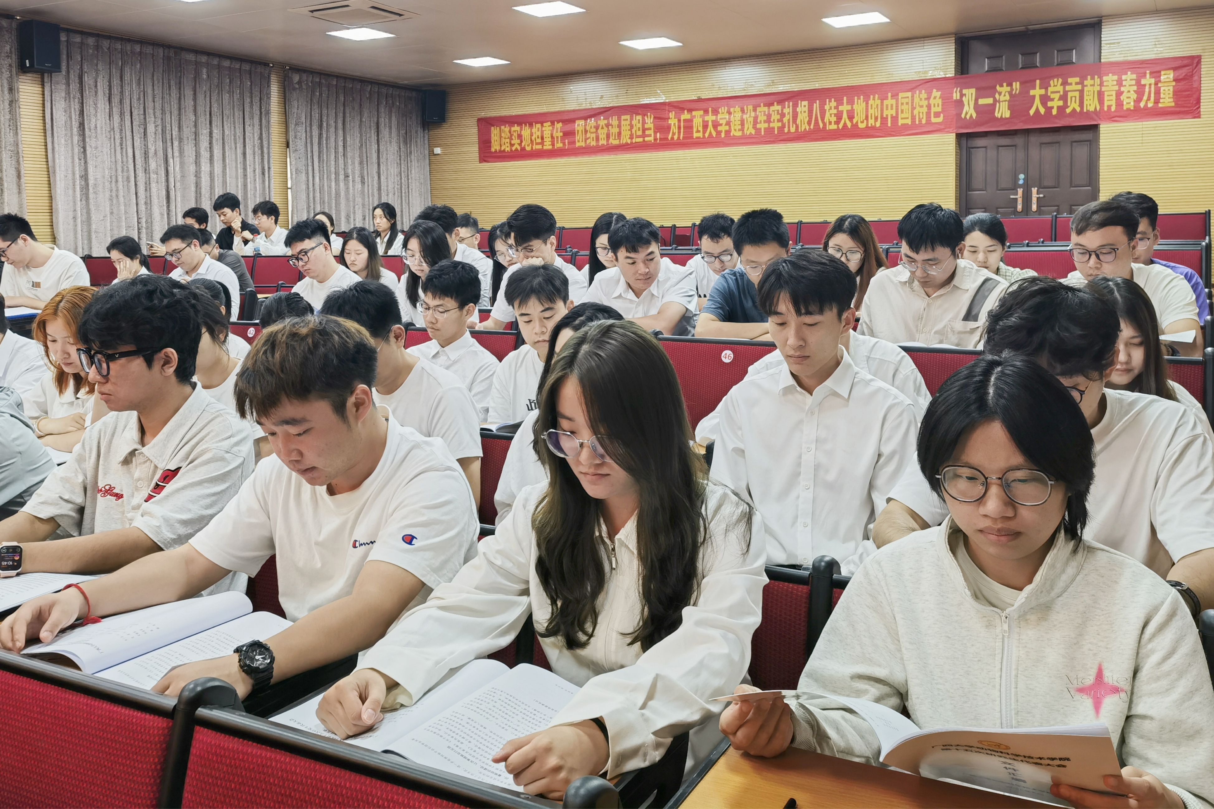 英国上市公司365