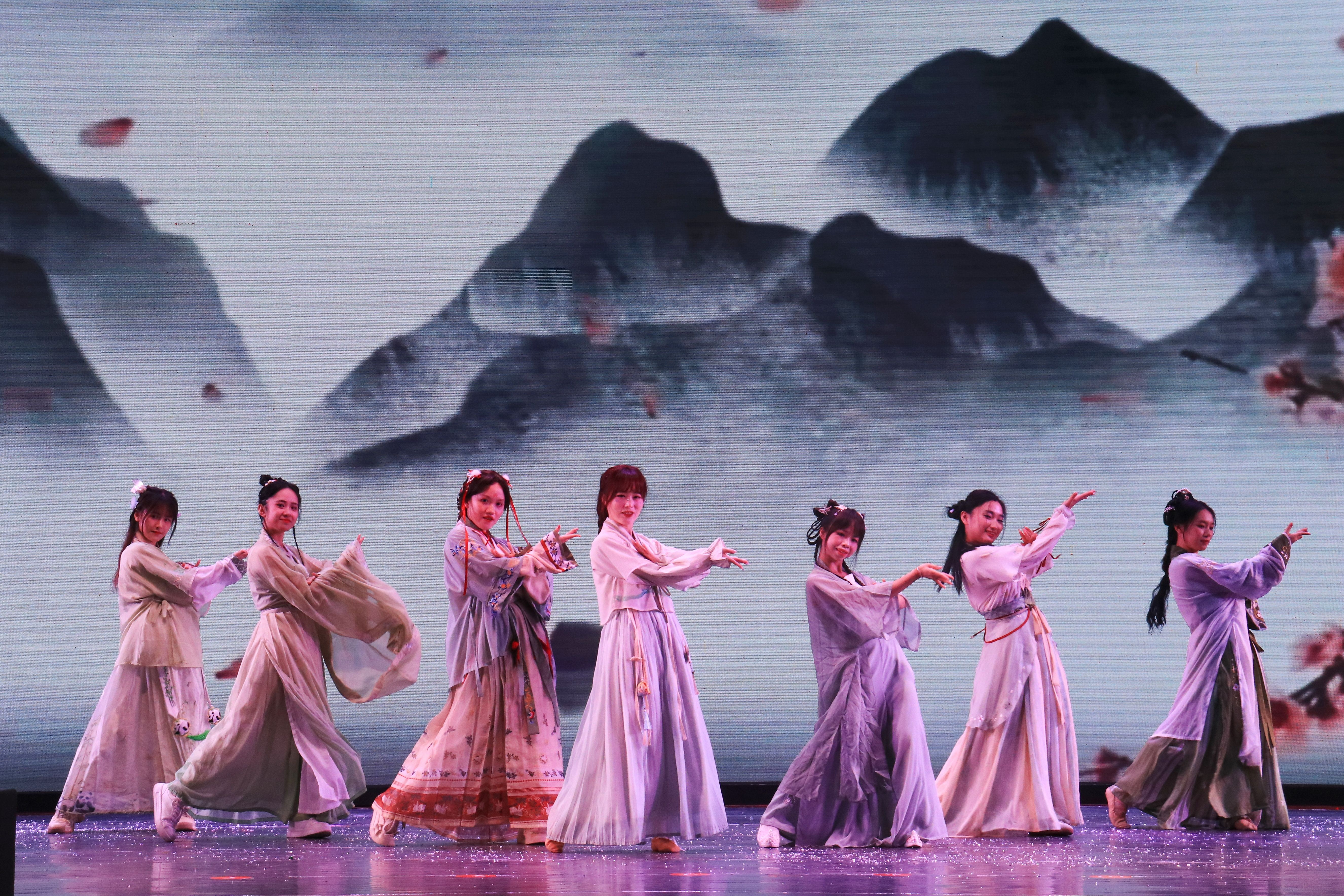 英国上市公司365