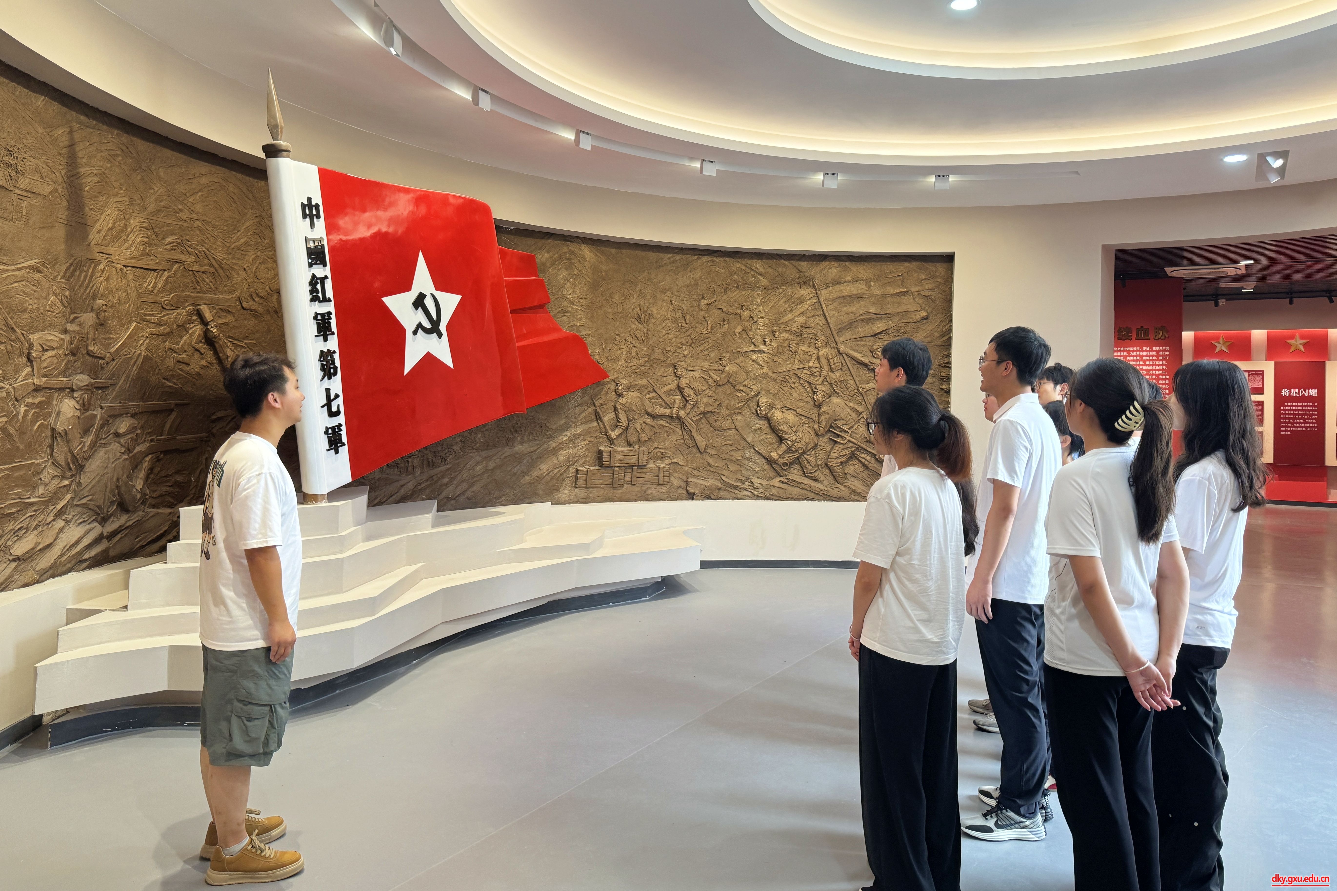 英国上市公司365