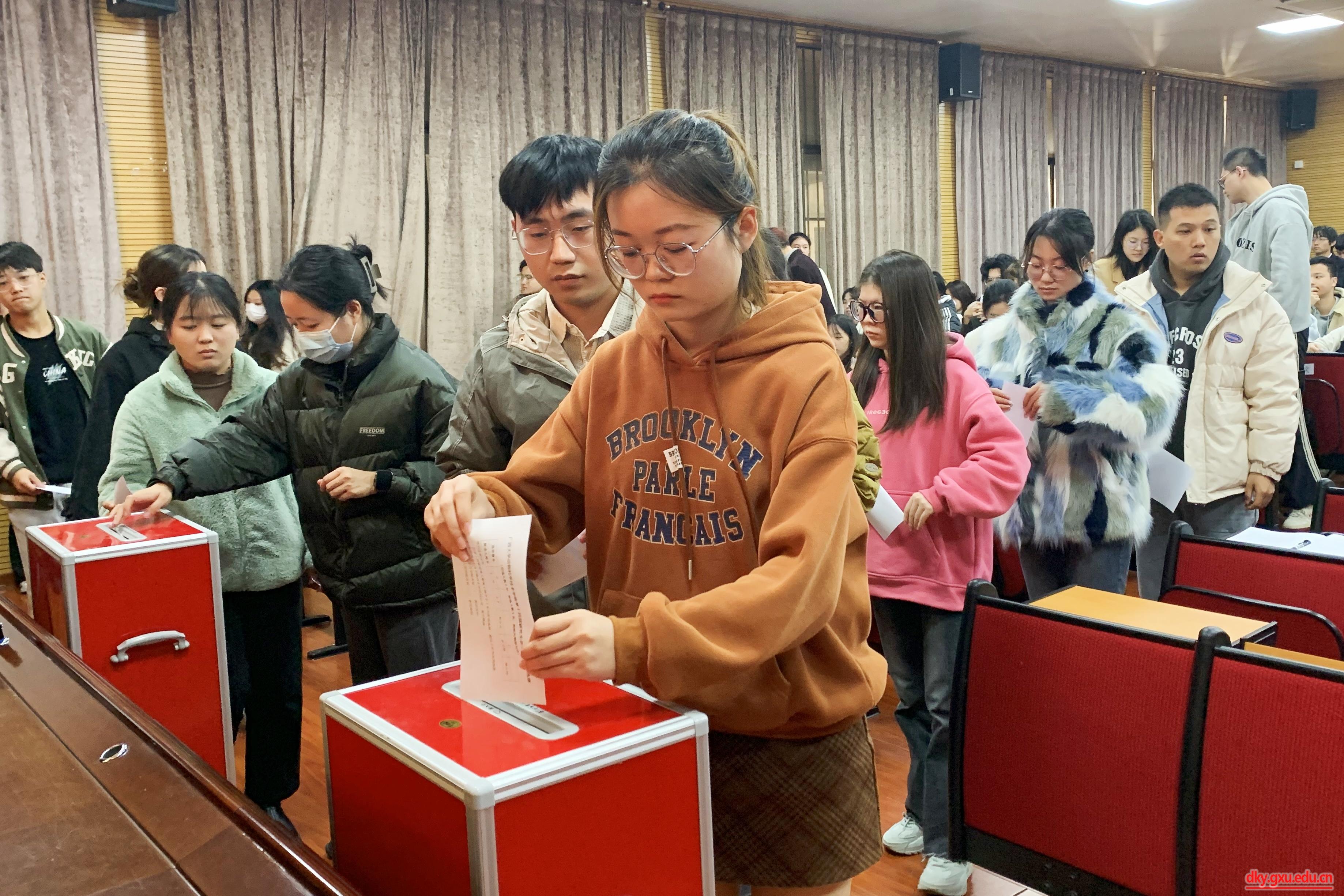 英国上市公司365