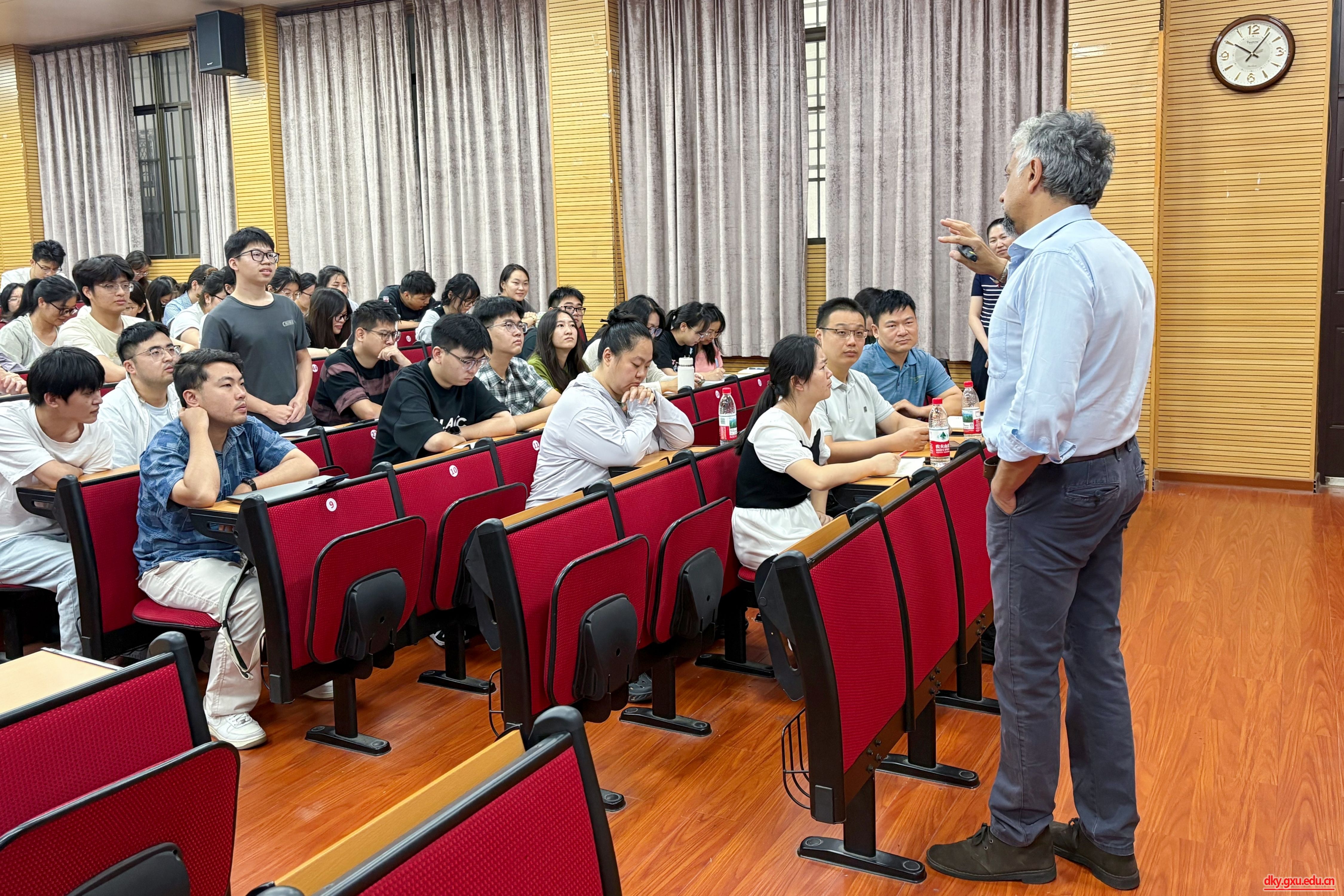 英国上市公司365