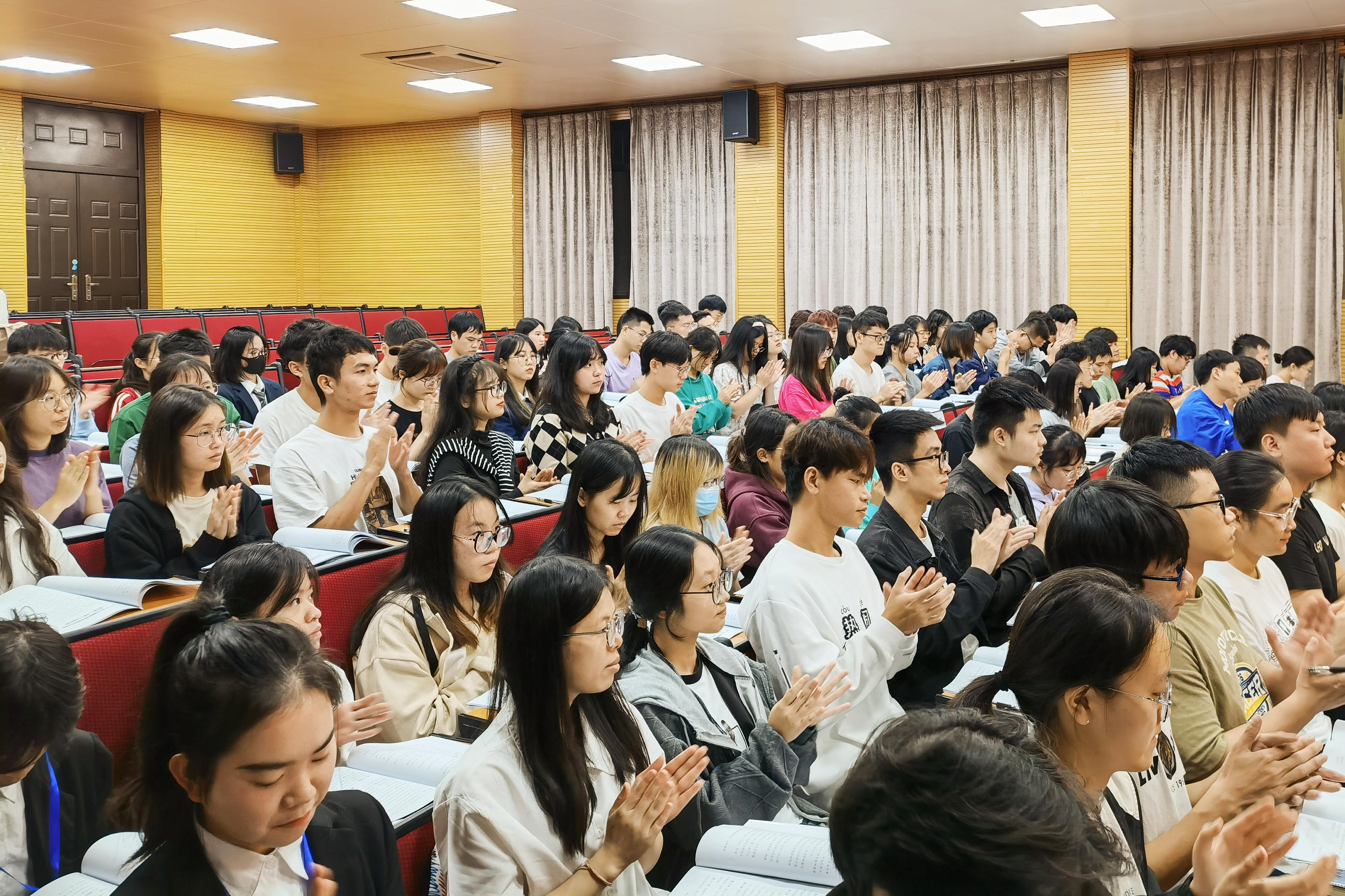 英国上市公司365