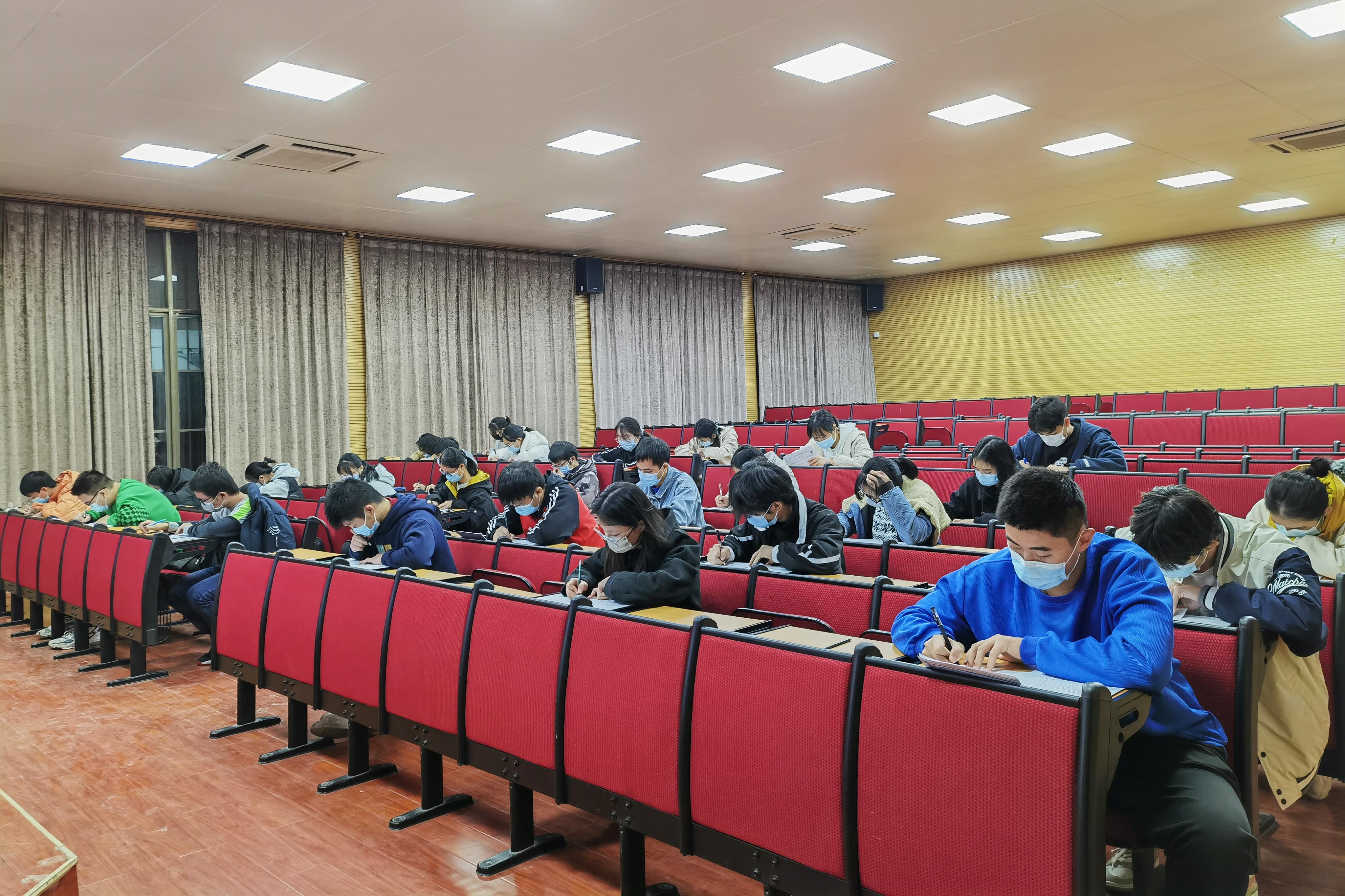 英国上市公司365