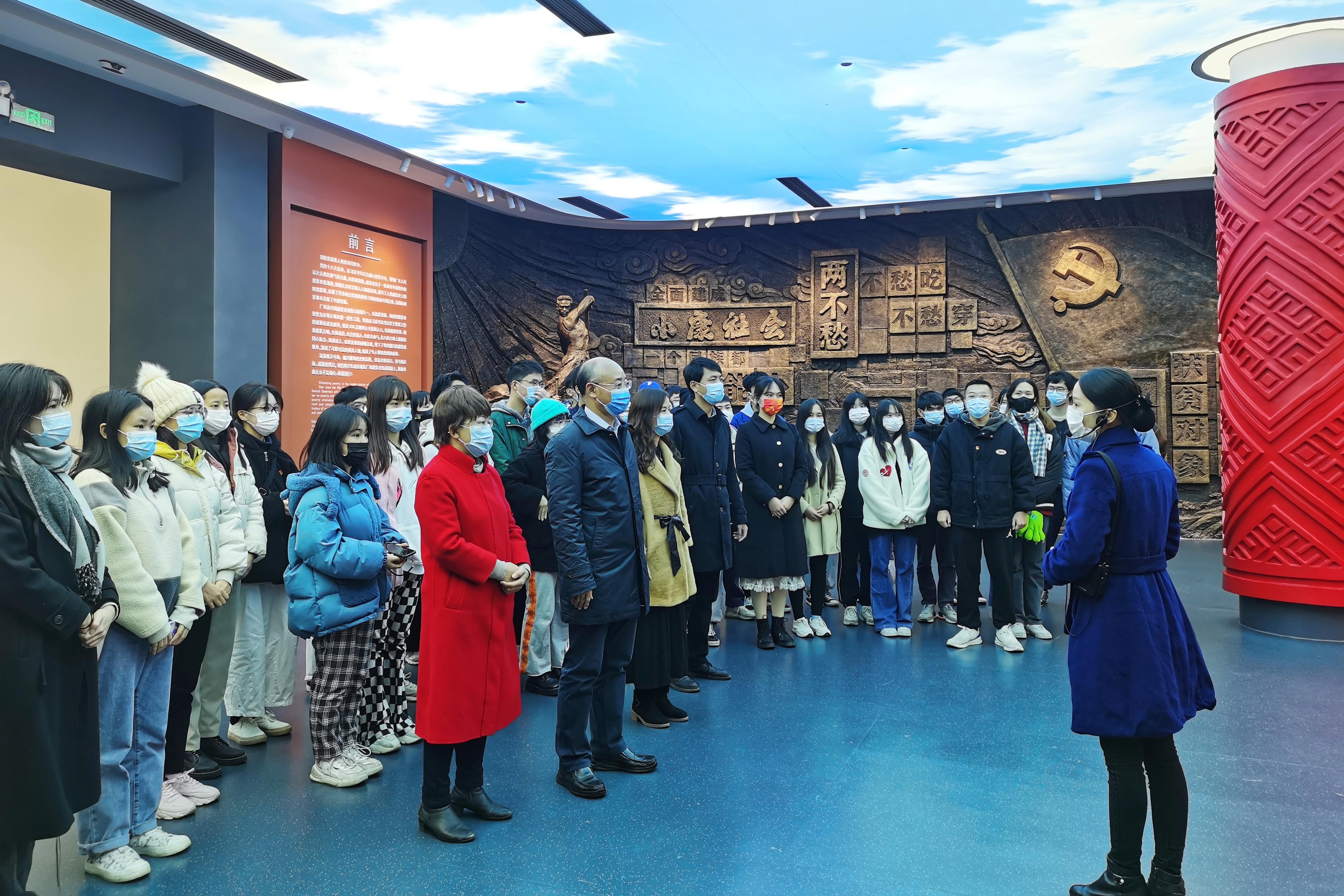 英国上市公司365