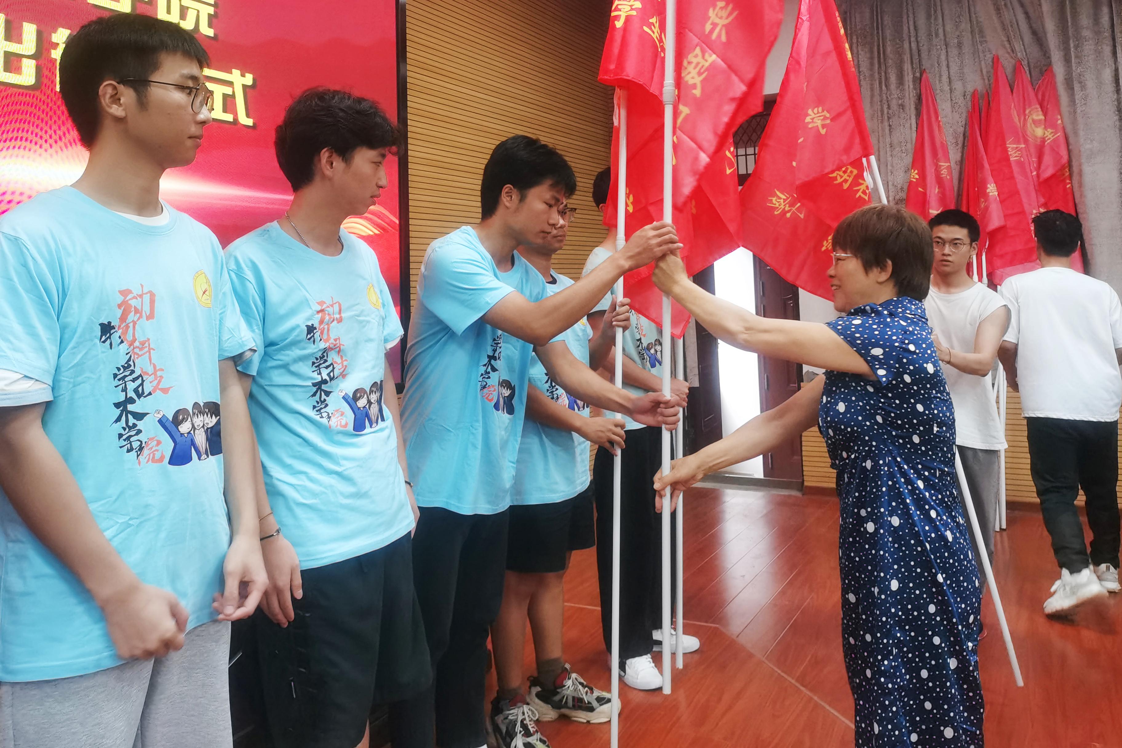 英国上市公司365