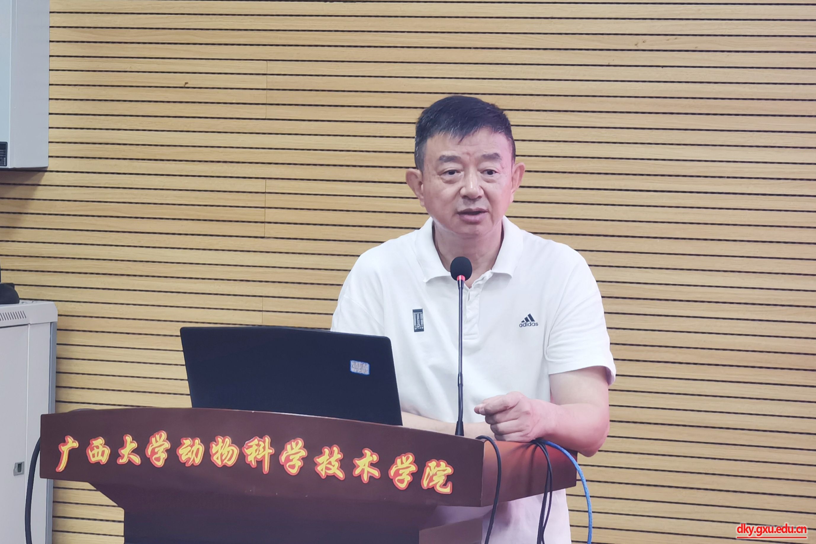 英国上市公司365