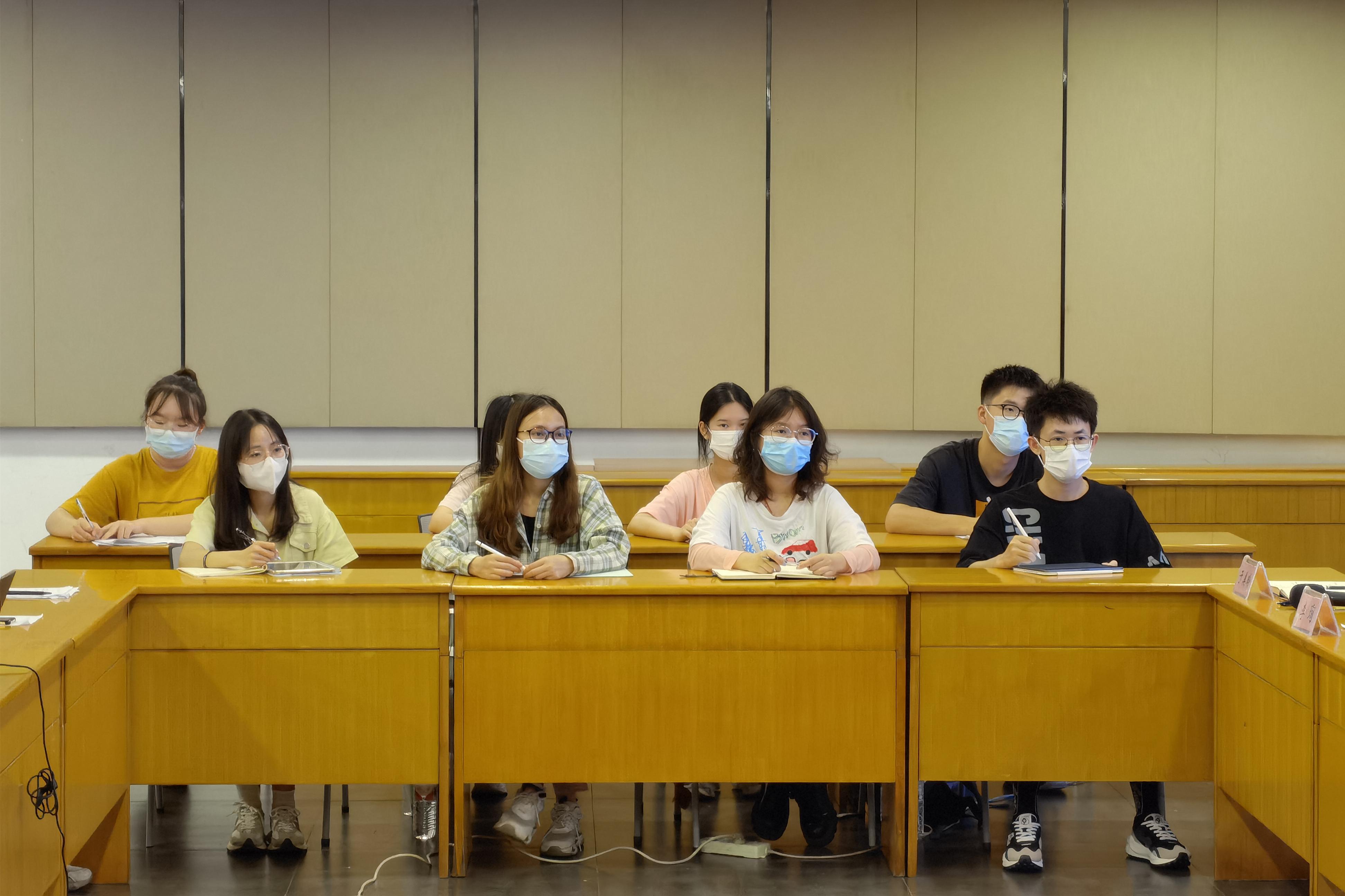 英国上市公司365