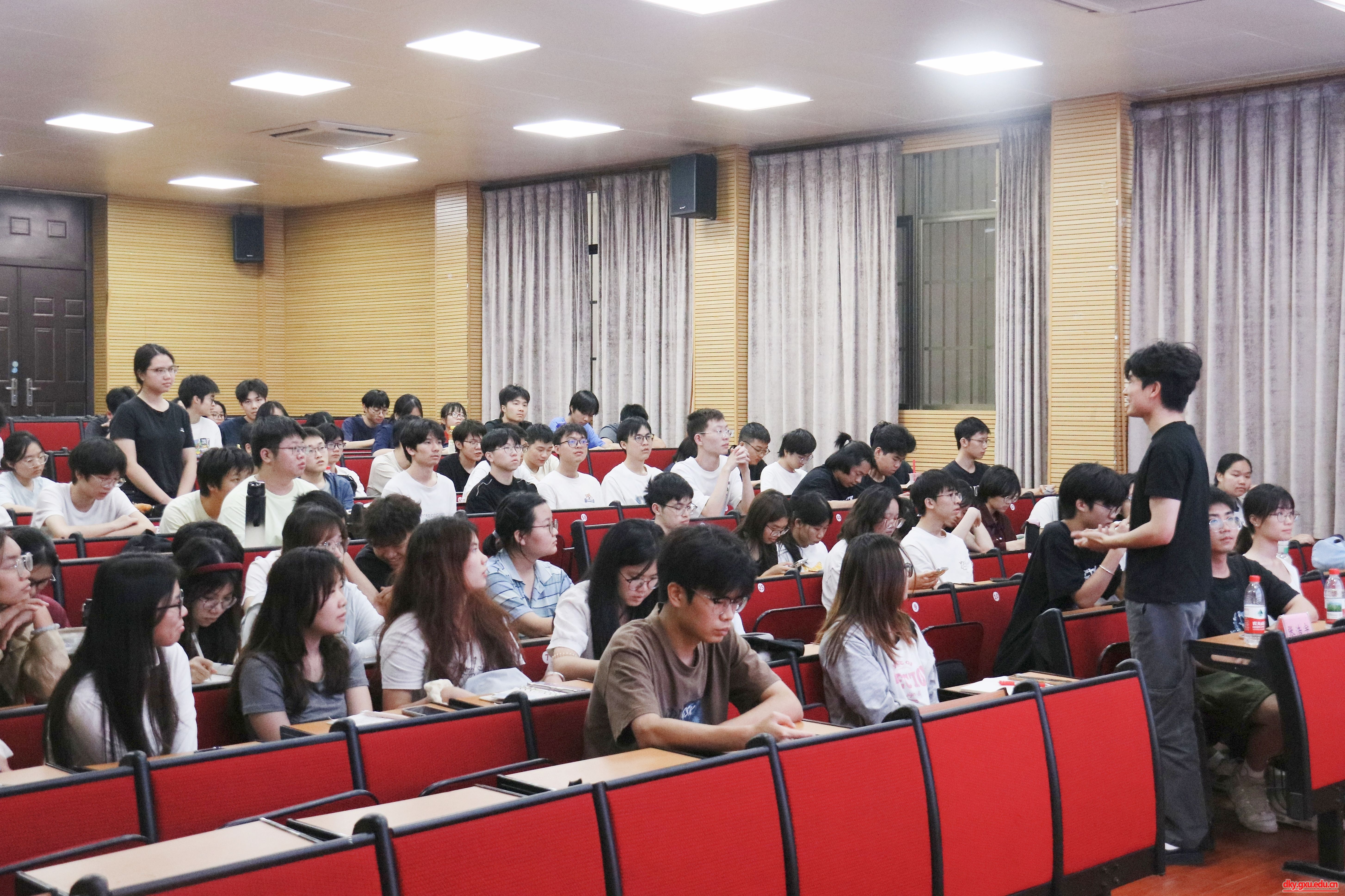 英国上市公司365