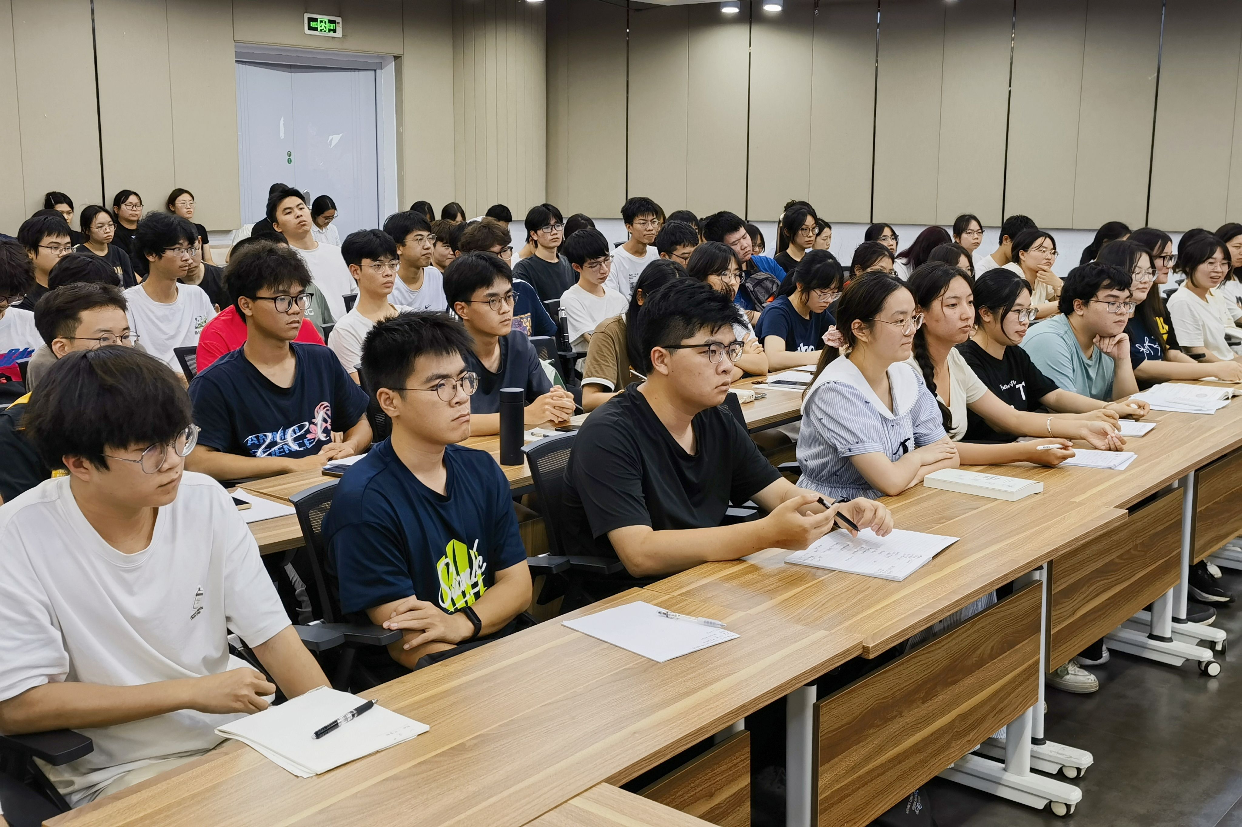 英国上市公司365