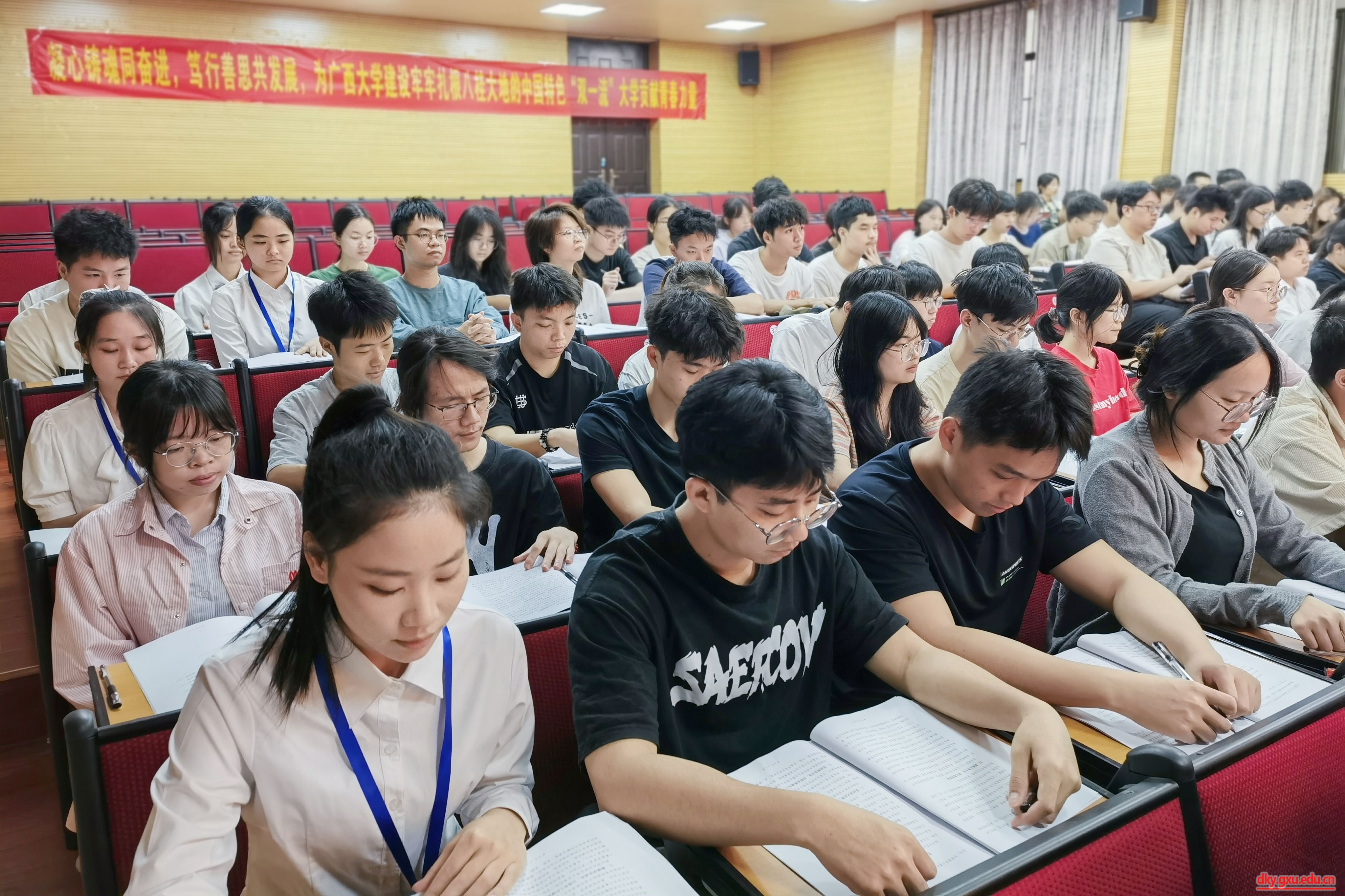 英国上市公司365