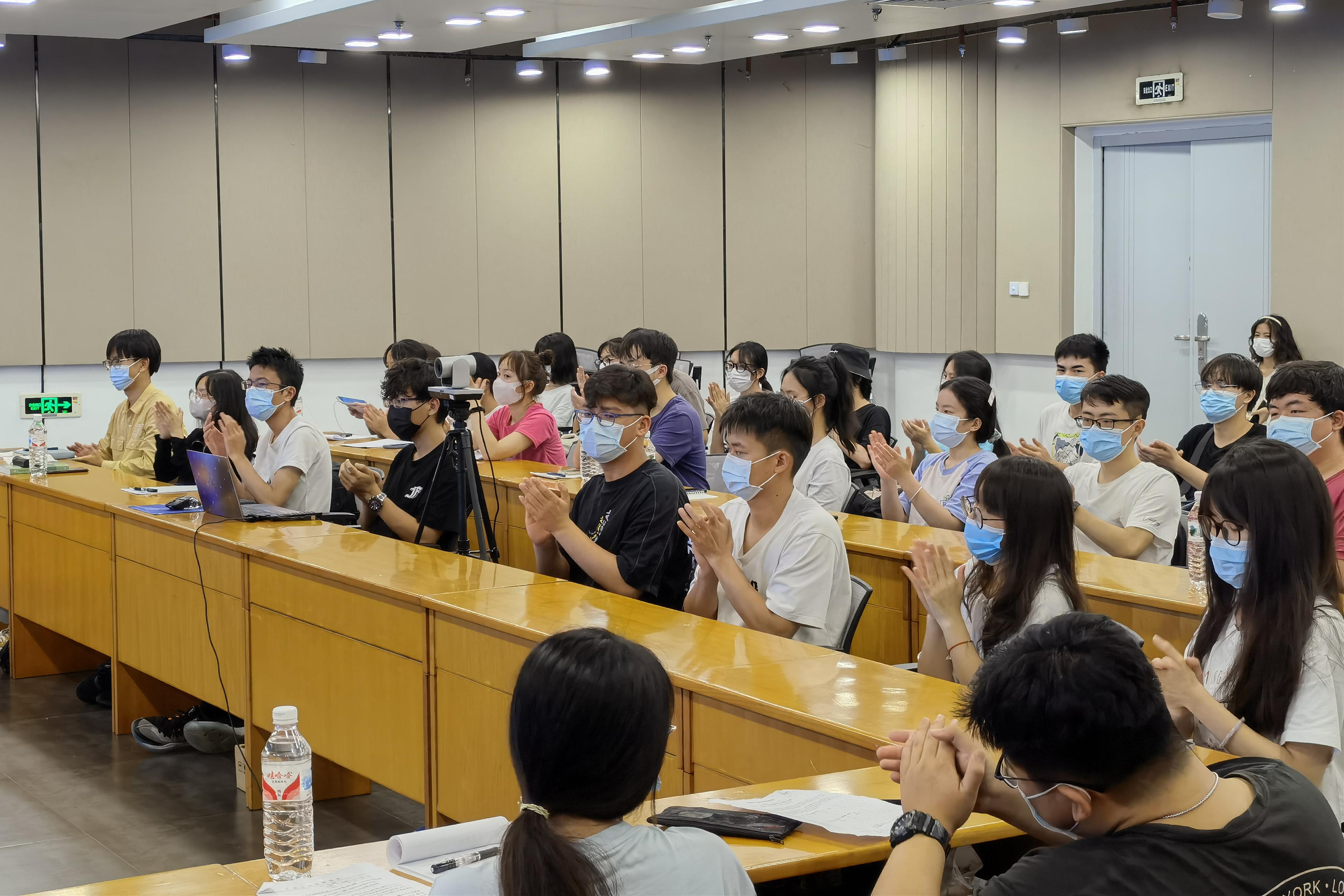 英国上市公司365