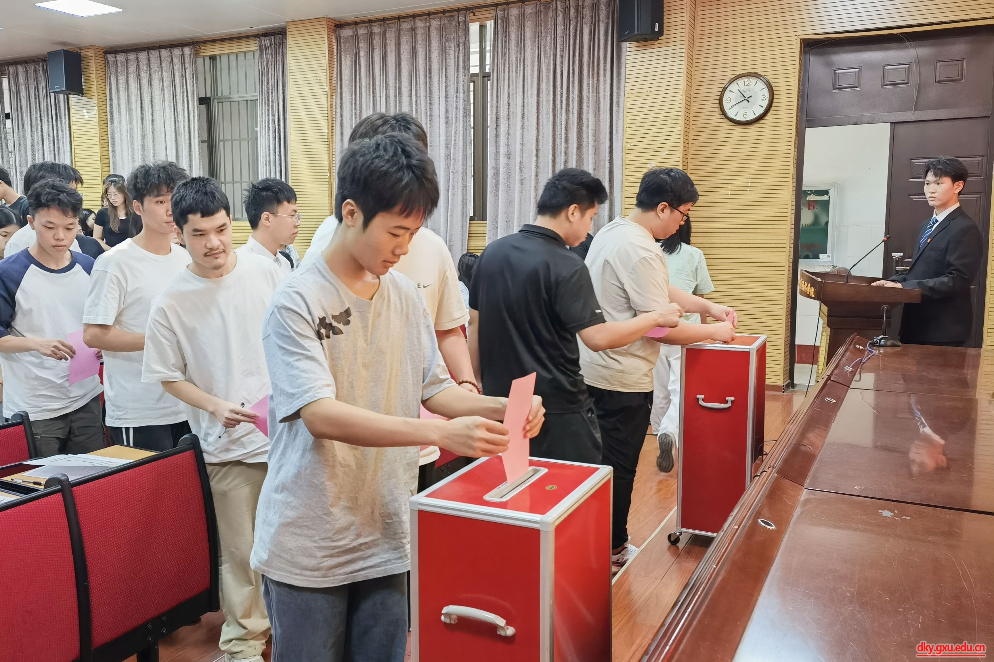 英国上市公司365