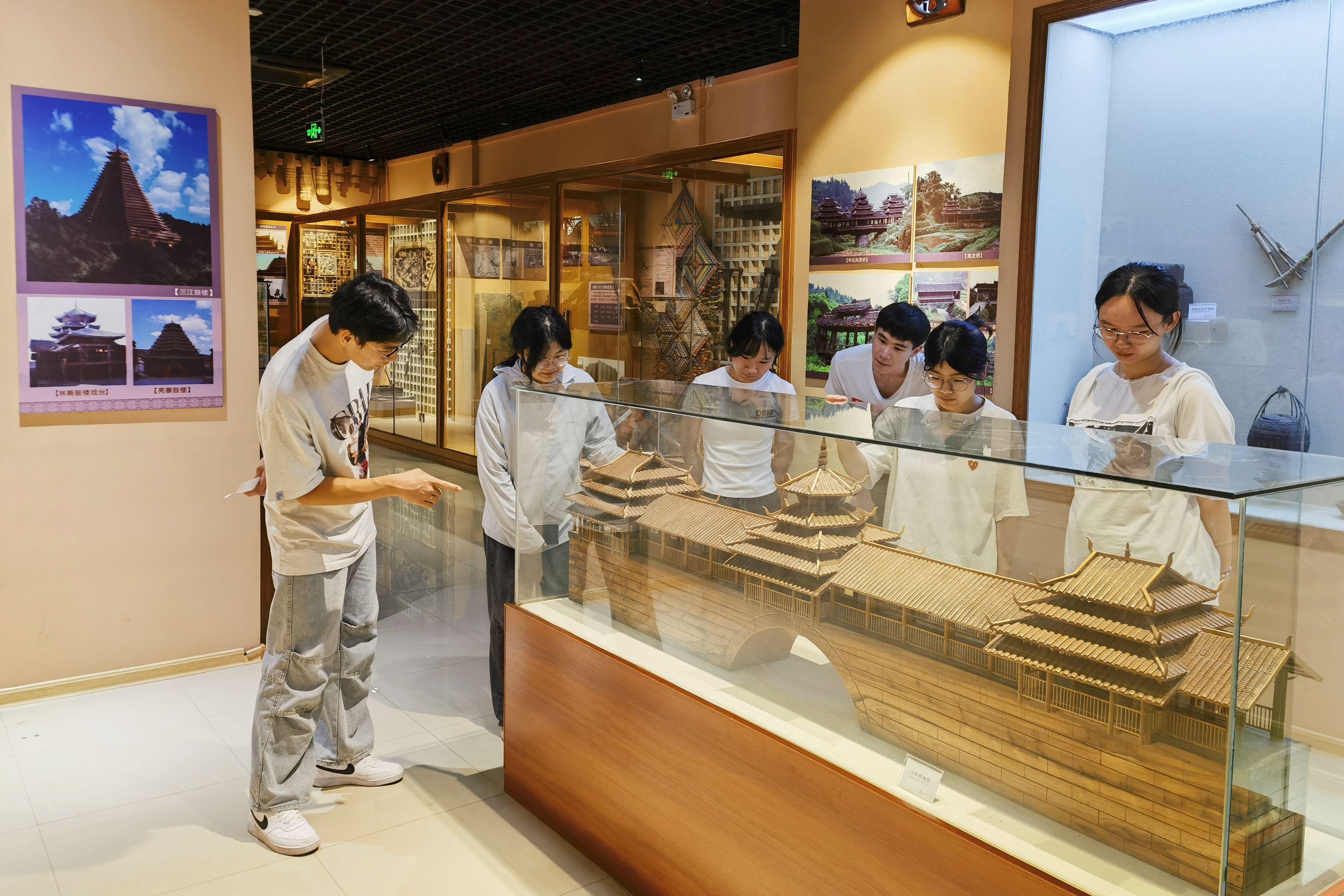 英国上市公司365