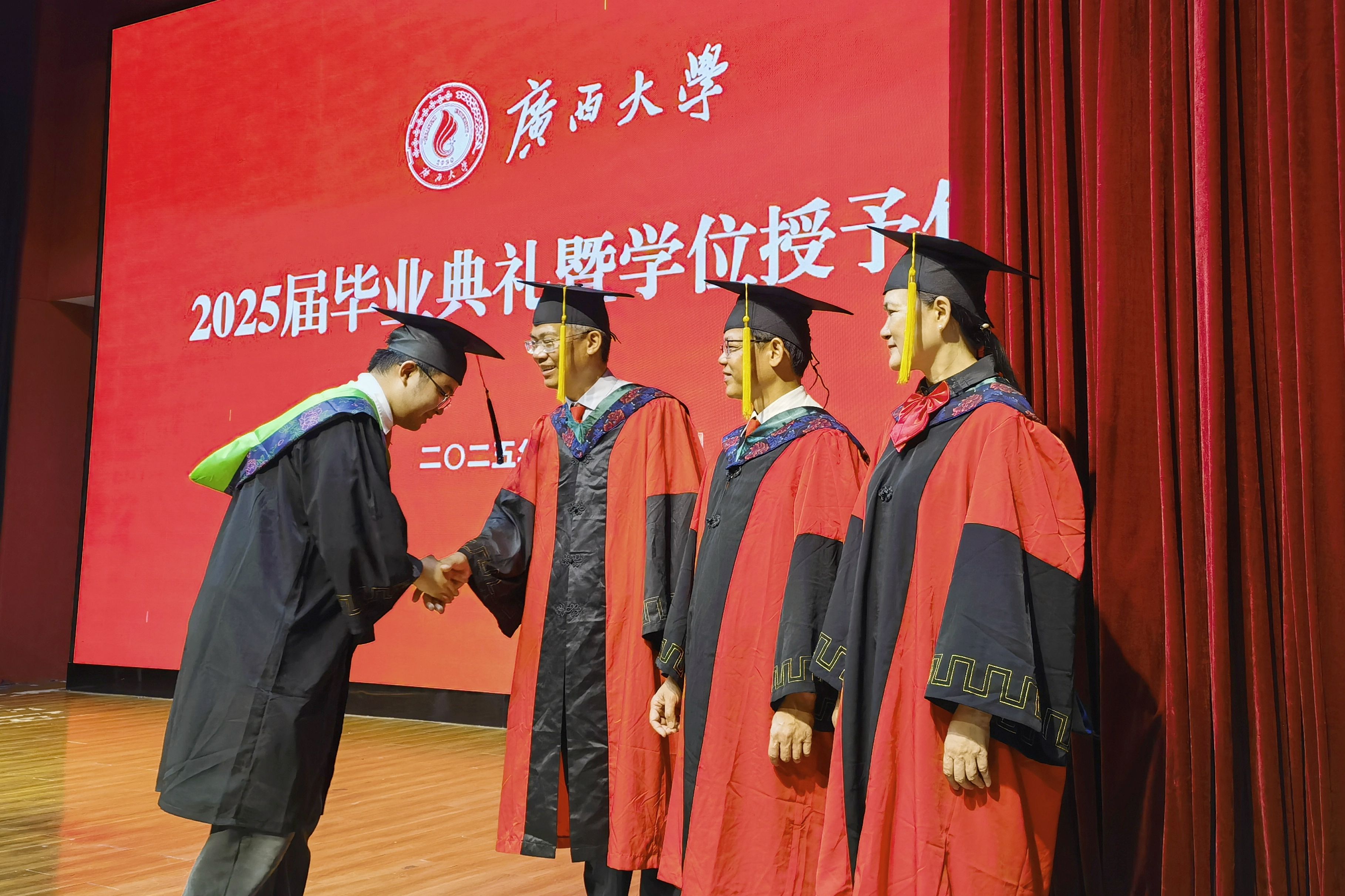 英国上市公司365