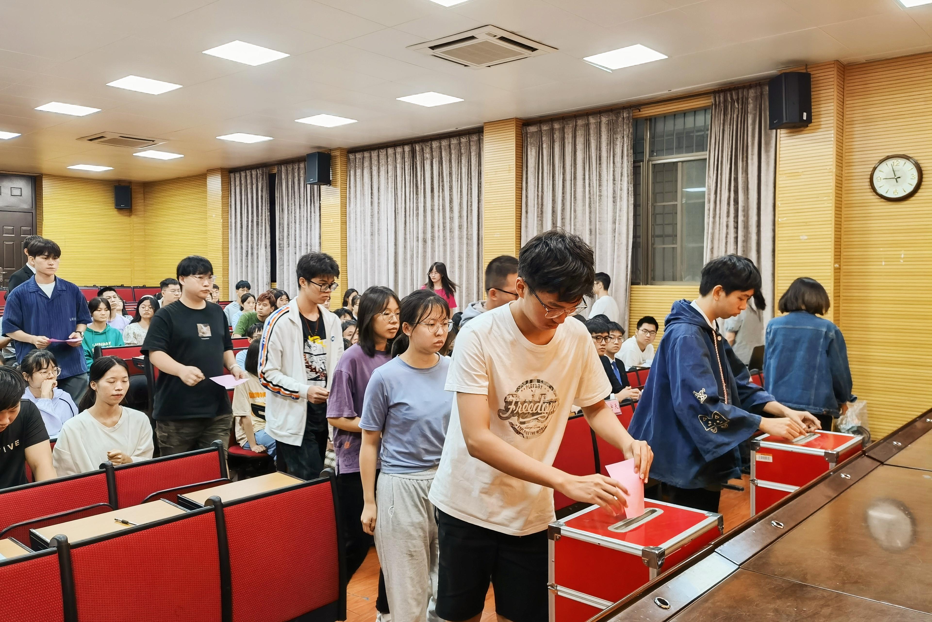 英国上市公司365