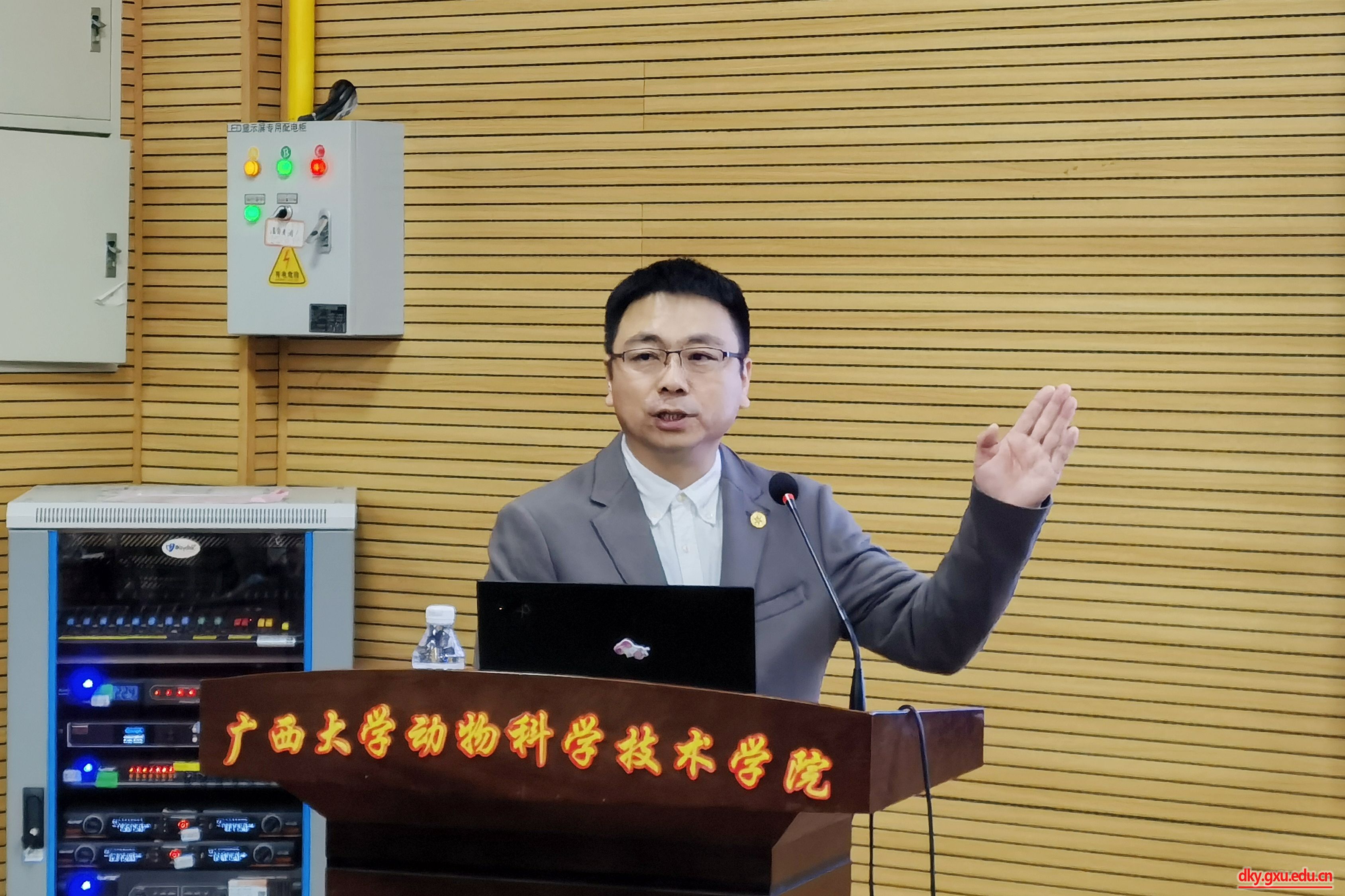 英国上市公司365